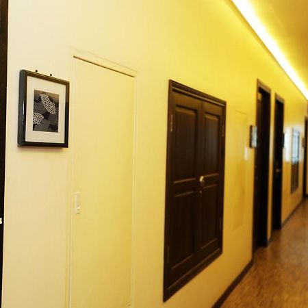 Super Hotel Янгон Екстериор снимка