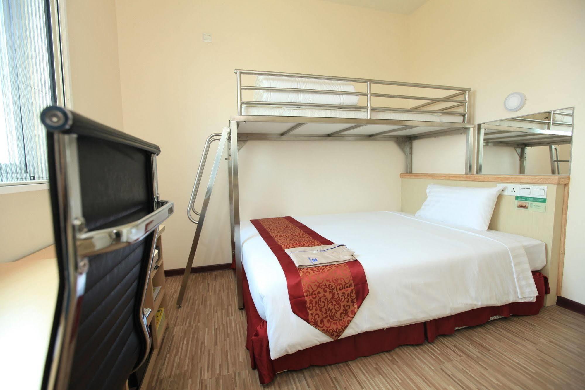 Super Hotel Янгон Екстериор снимка